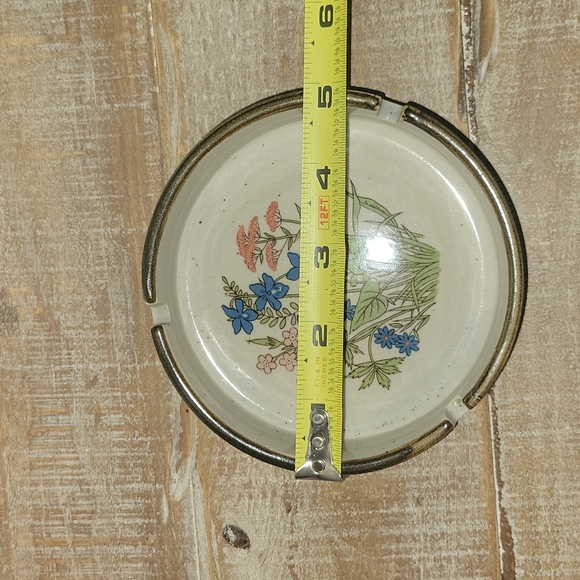 Vintage Floral Ashtray - Picture 3 of 9